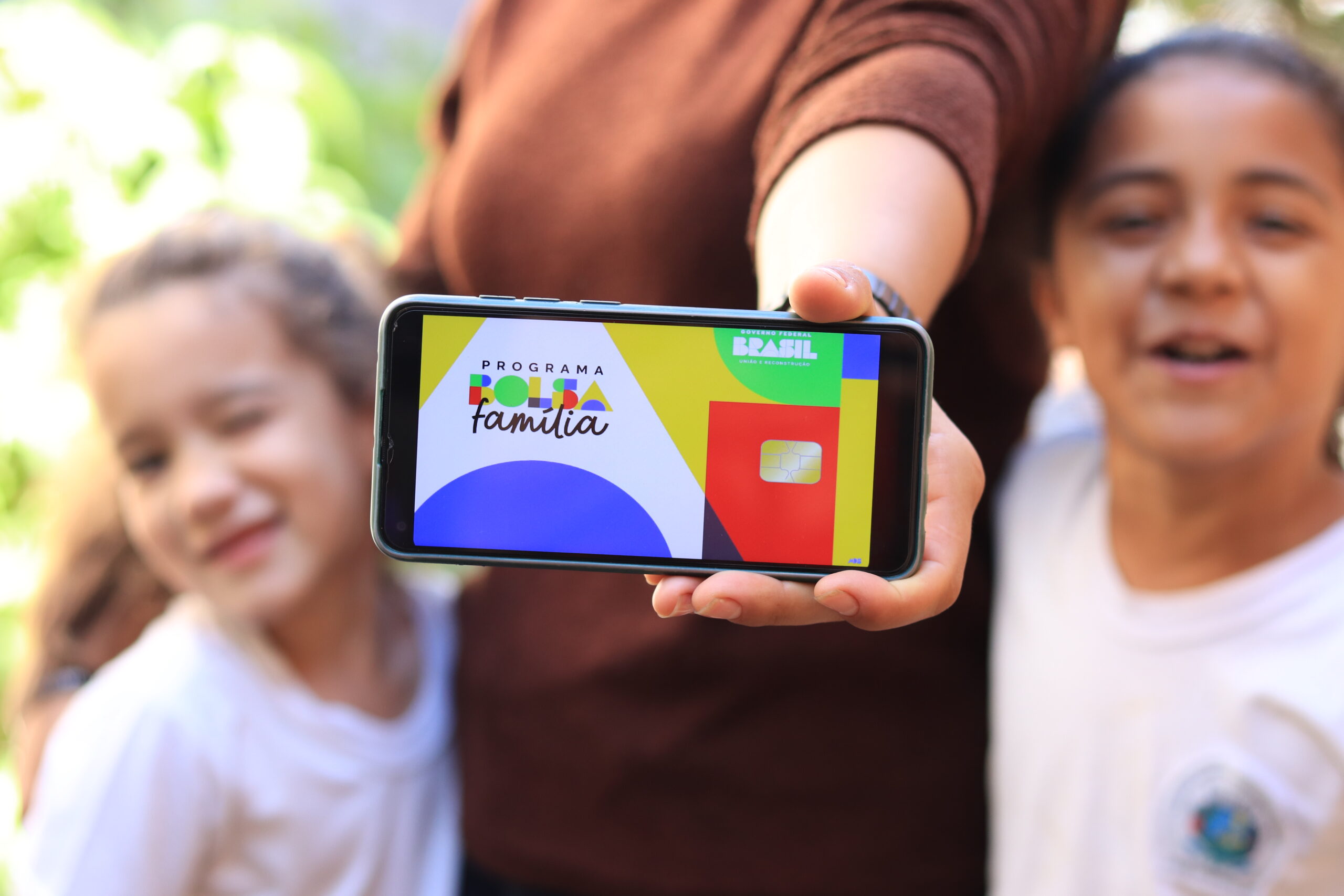 O programa atende desde recém-nascidos até adolescentes, além de oferecer suporte a gestantes.