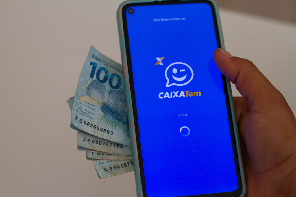 Saque app caixa tem.