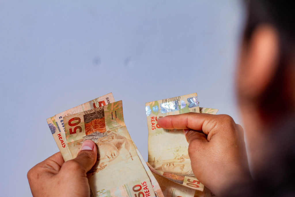 Benefício de R$ 200. 