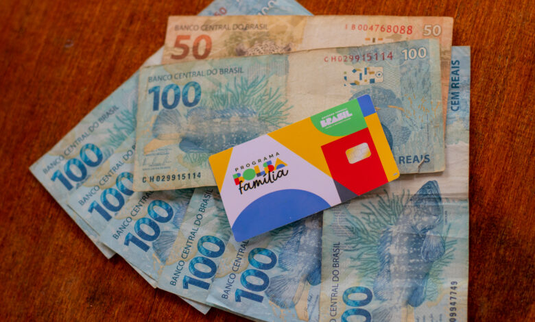 Extra do Bolsa Família em agosto.