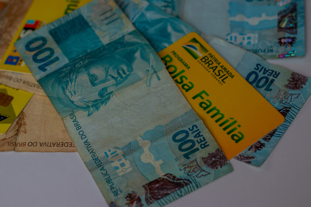 Extra do Bolsa Família.