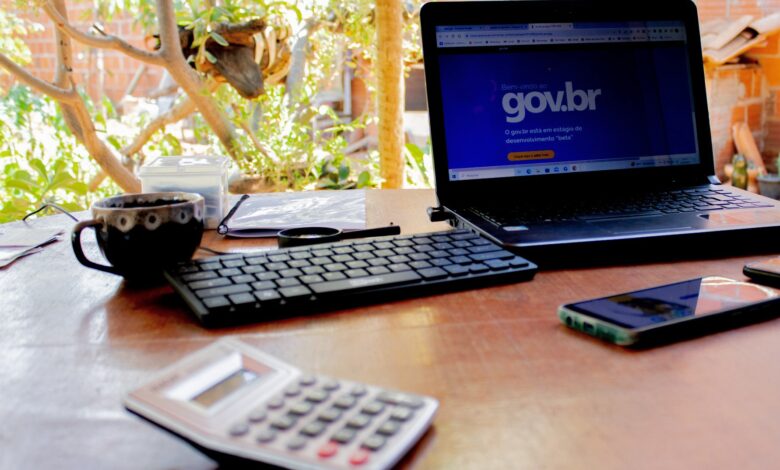 Auxílio emergencial.