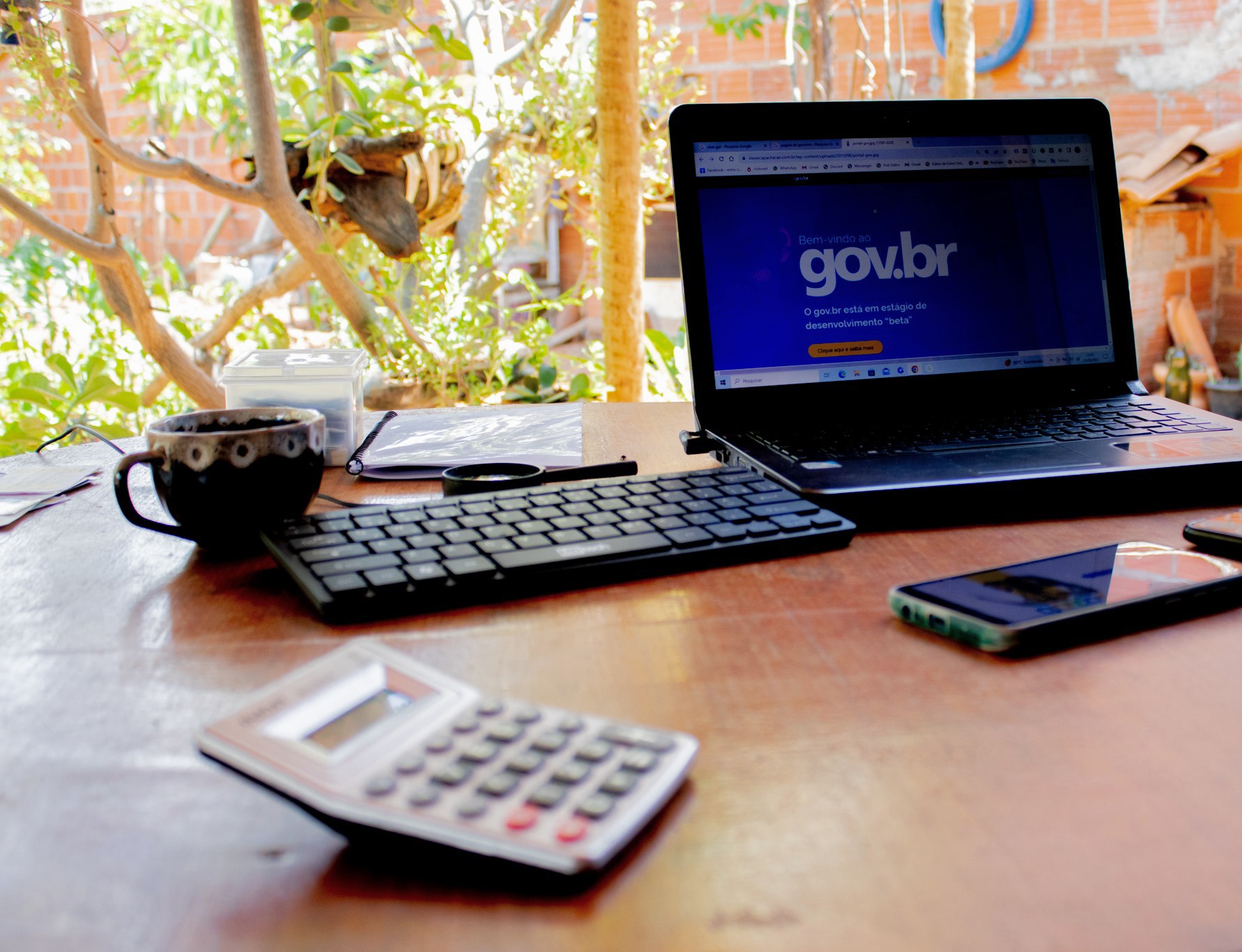 Auxílio emergencial.