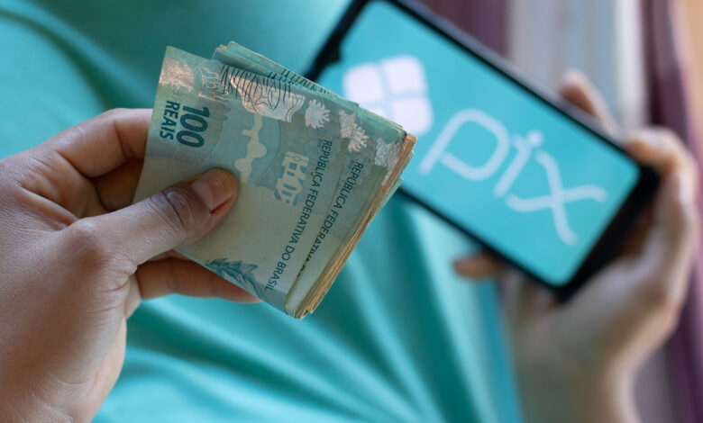 PIX direto na conta.