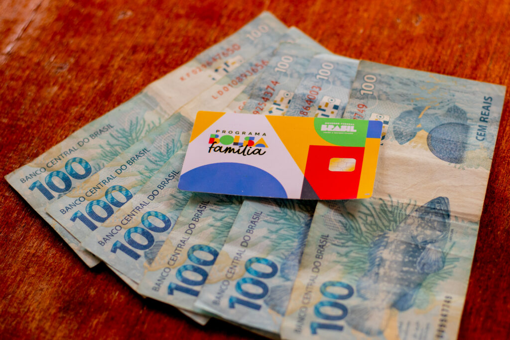 Pagamentos do Bolsa Família. 