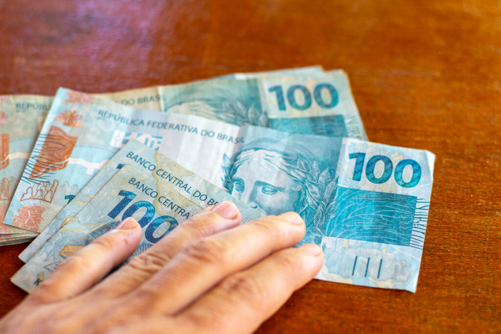 Saque especial. Grana extra.