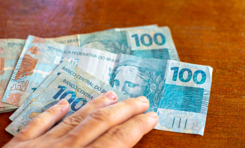 Saque especial. Grana extra.