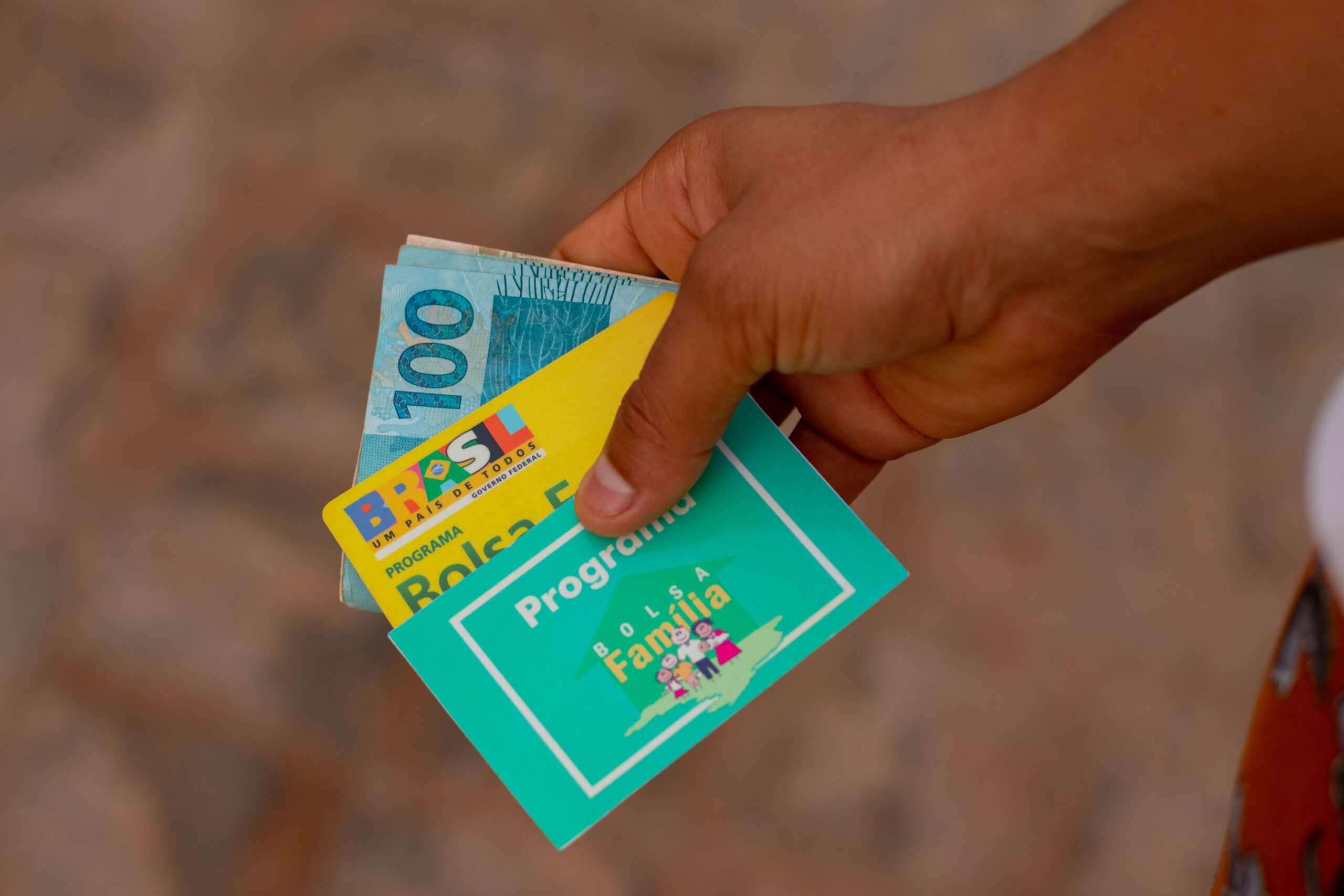 Bolsa família bloqueado.