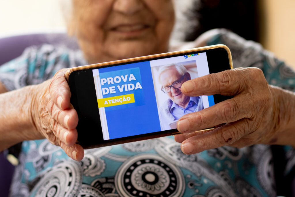 Você já sabe como fazer a prova de vida corretamente? Veja como funciona!