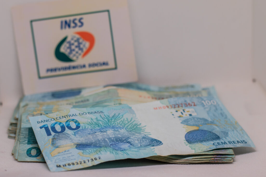 Auxílio Cuidador do INSS. 