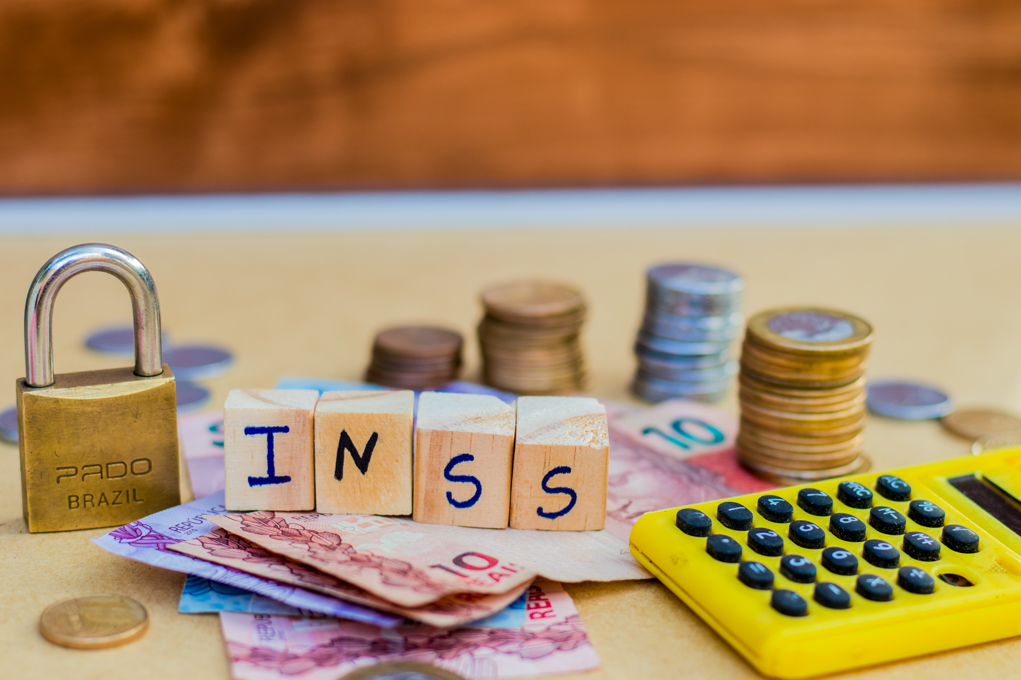 Benefícios do INSS bloqueados.