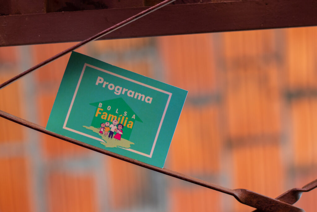 Programa Bolsa Família. 