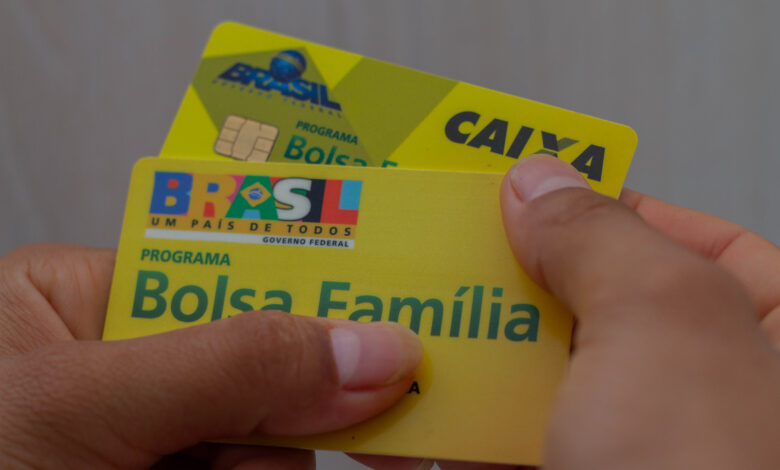 Bolsa Família antecipado.