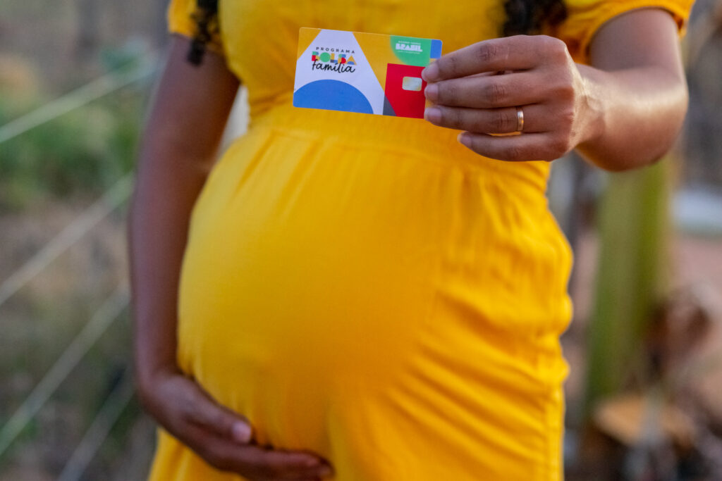 Grávida Bolsa Família.