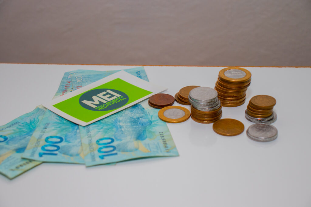 Você é MEI? Saiba como receber o cartão de crédito e débito do governo!