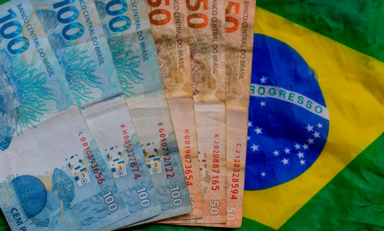 Auxílio para desempregados.