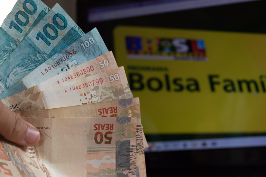Bolsa Família. 