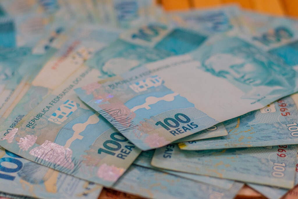 Auxílio mensal de fim de ano. 