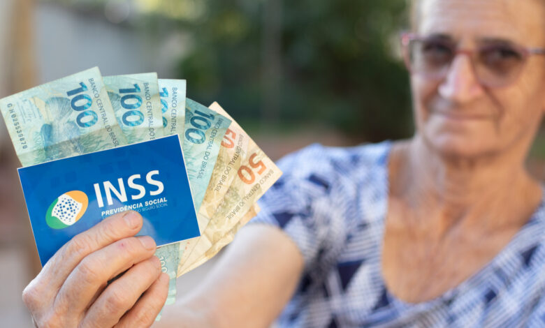 Auxílio do INSS para doença.