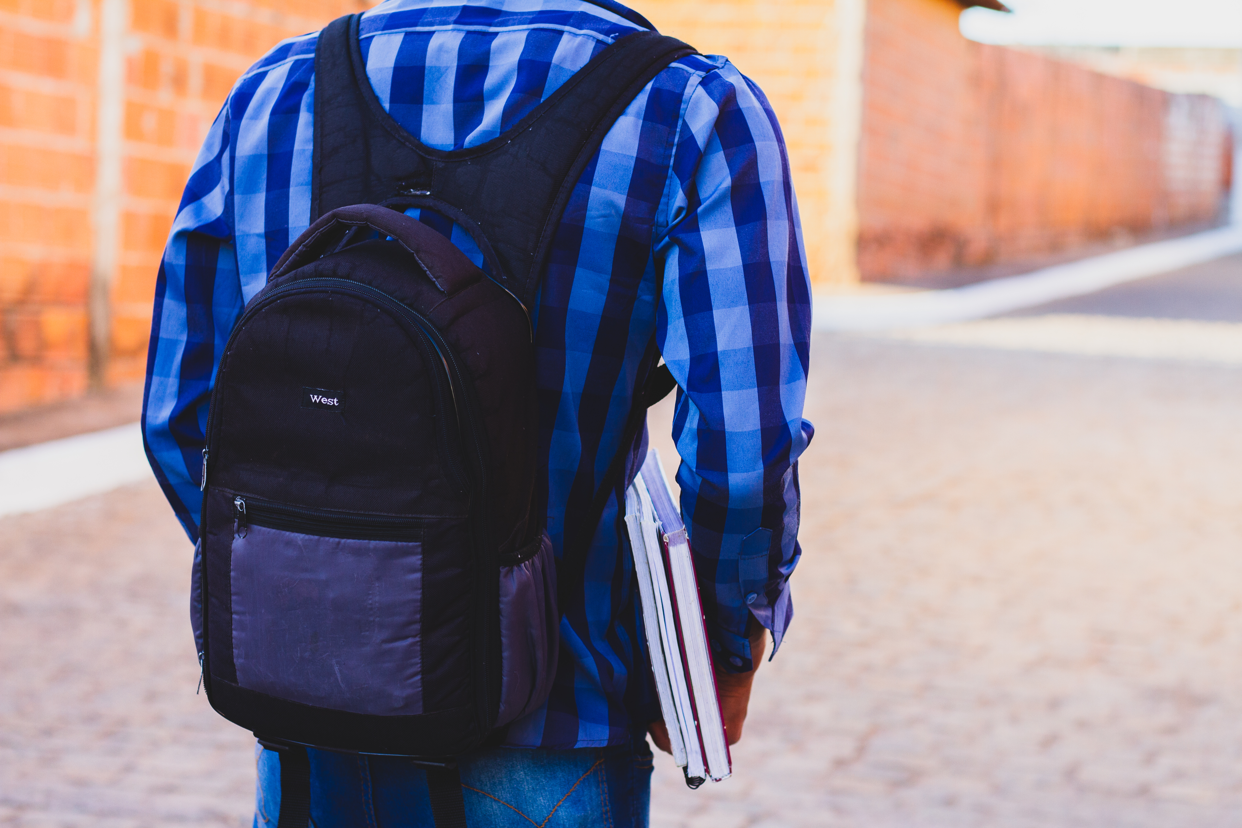 Bolsa para estudante. 