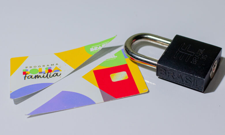 Bolsa família bloqueado.