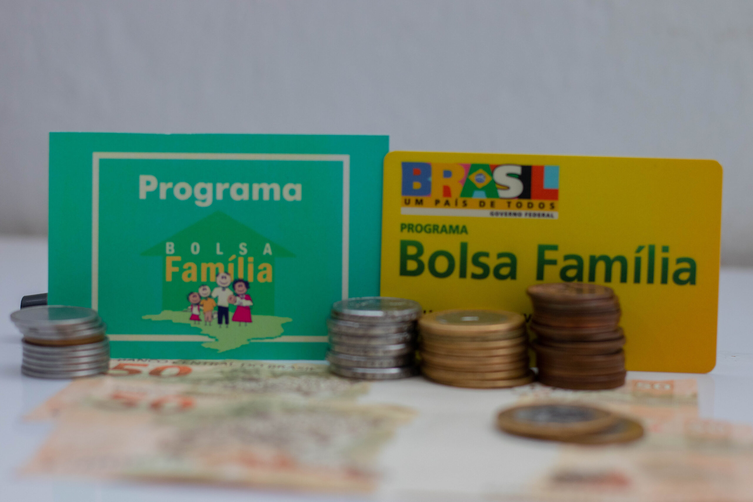 Salário Bolsa Família.