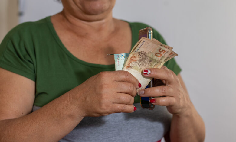 Extra Bolsa Familia.