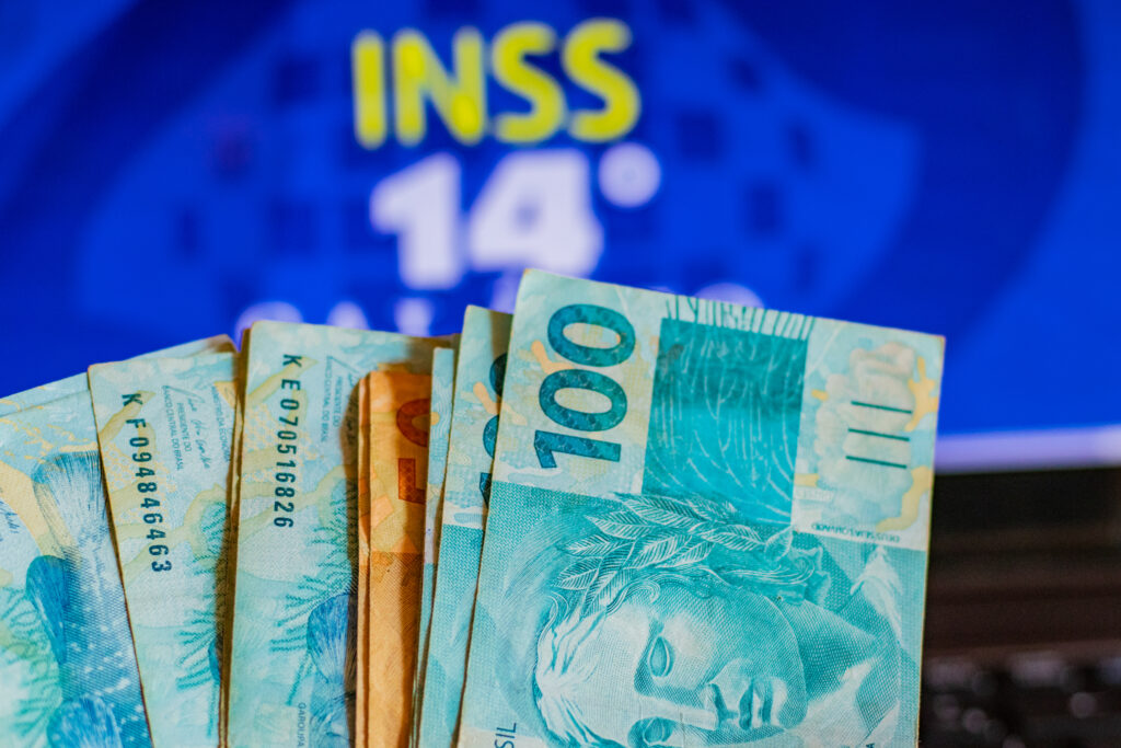 14º salário do INSS. 