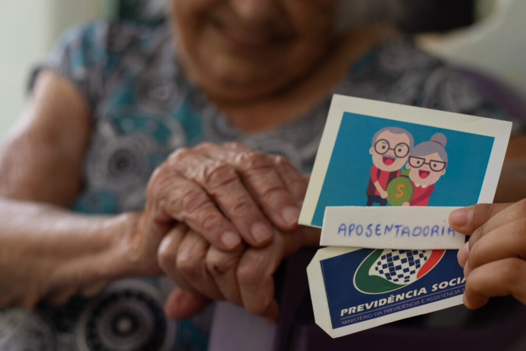 Aposentadoria por idade e por tempo de contribuição. 