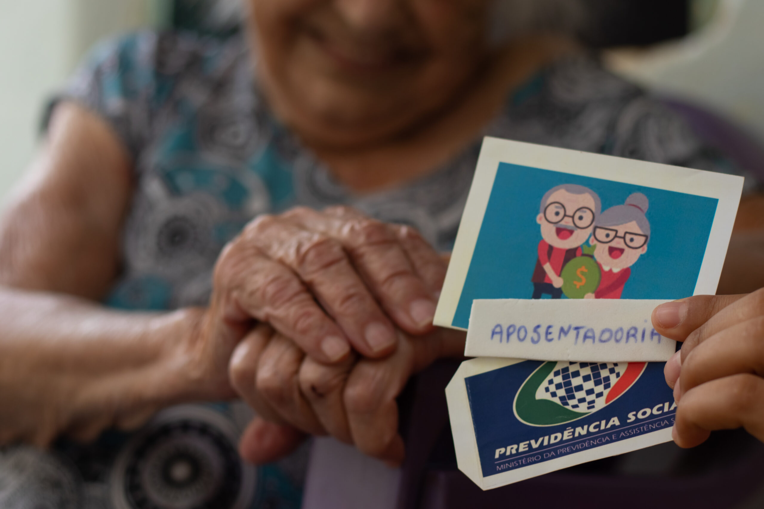 Aposentadoria por idade e por tempo de contribuição.