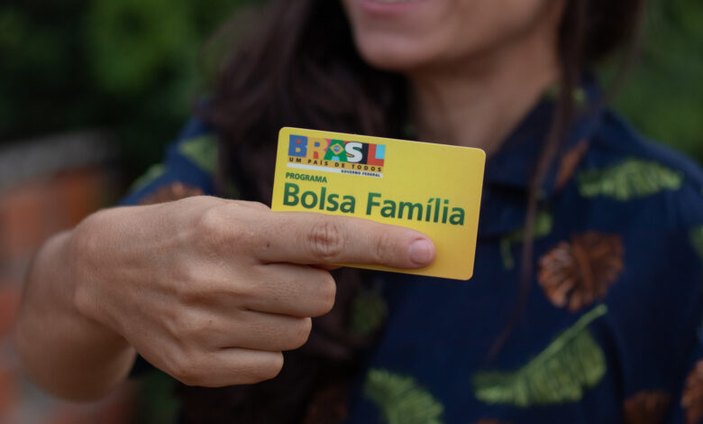 Dinheiro do Bolsa Família.