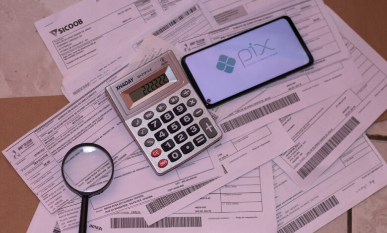 Receita Federal Intensifica Vigilância sobre Transações PIX e Cartões de Crédito