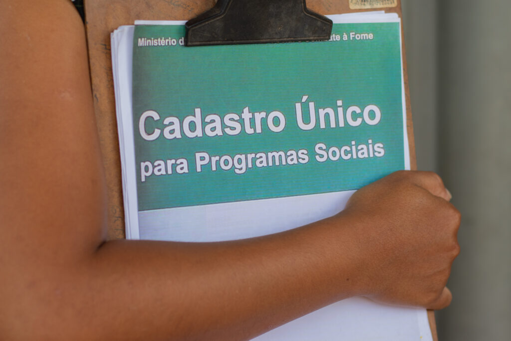 Benefícios de até R$ 2.260 no CadÚnico