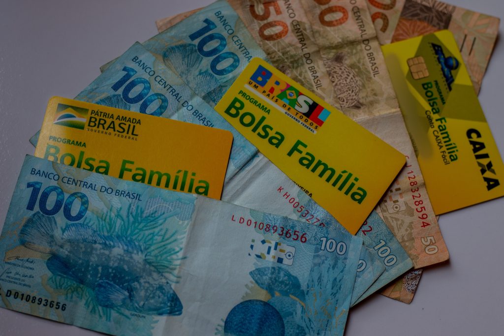 Crédito de até R$ 21 mil para beneficiários do Bolsa Família
