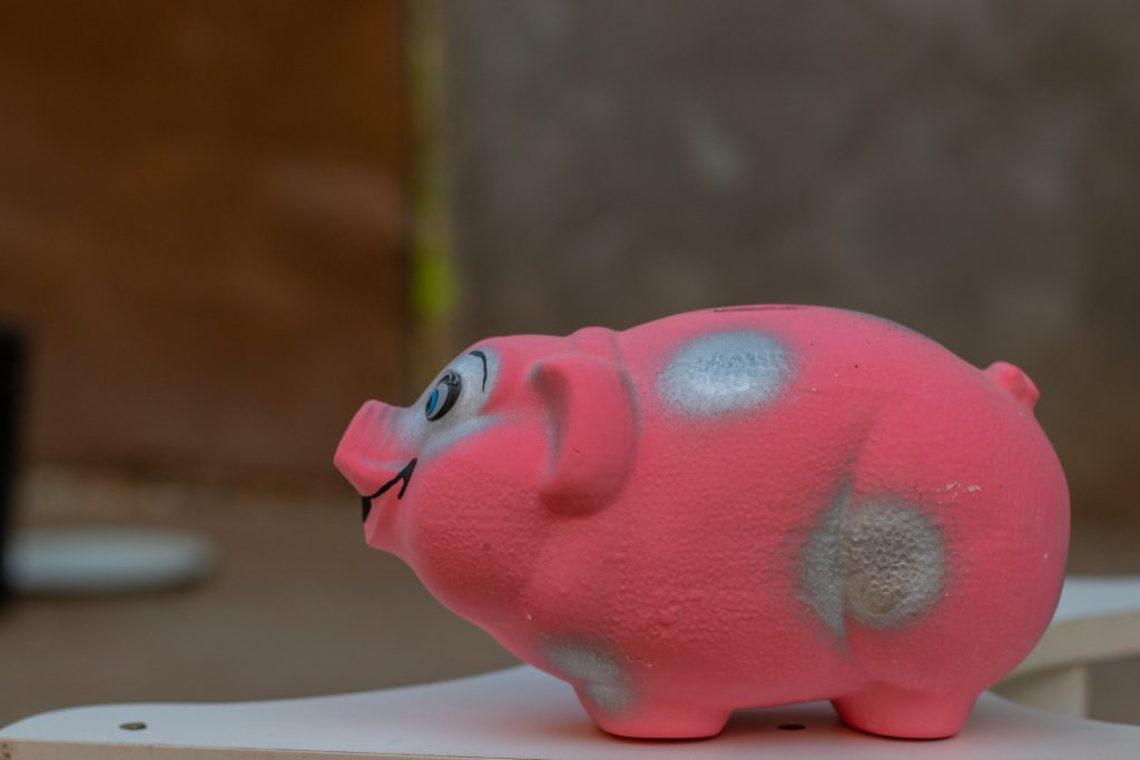 Idosos com Dívidas: Como Renegociar Contas de Energia e Água