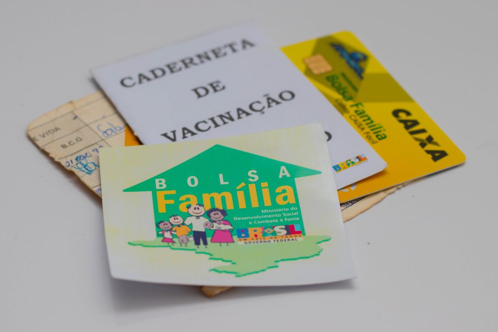 Bolsa Família: Novas Regras de Vacinação e Frequência Escolar