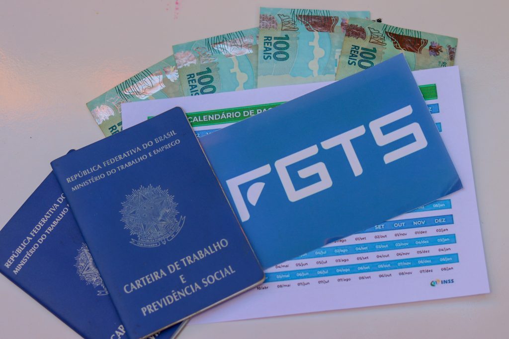 Trabalhadores caem em golpe sobre saque do FGTS; veja como evitar fraudes
