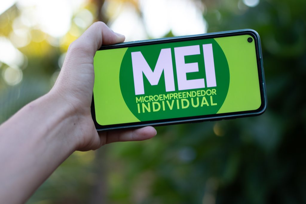 Governo exclui 15 profissões da lista de MEIs em 2025