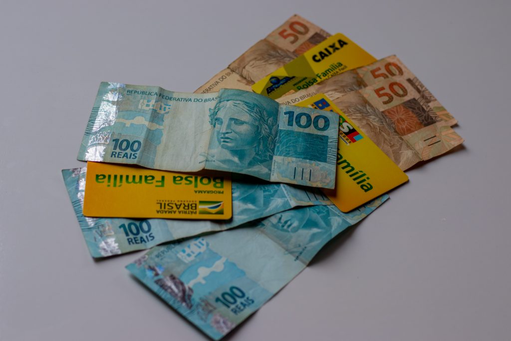 Antecipação do Bolsa Família e Auxílio Gás: Confira as Cidades Beneficiadas