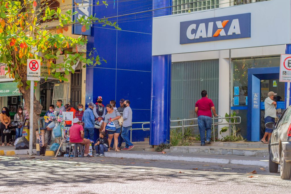 CAIXA e BB liberam até R$ 1.518 para abono salarial; veja quem recebe e como resgatar