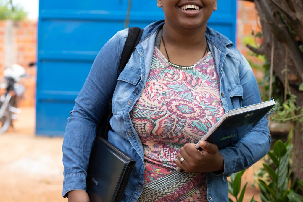 Governo libera novos auxílios para alunos da rede pública