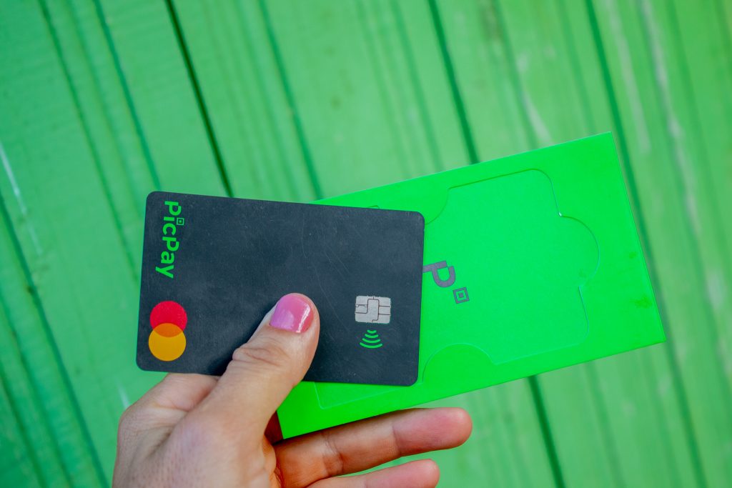 Precisa de dinheiro antes do salário cair? Entenda como funciona a antecipação no PicPay