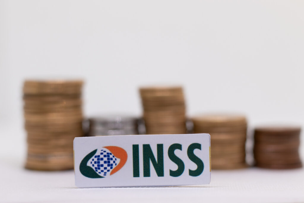 INSS: Como Consultar e Corrigir Extrato Previdenciário em 2025