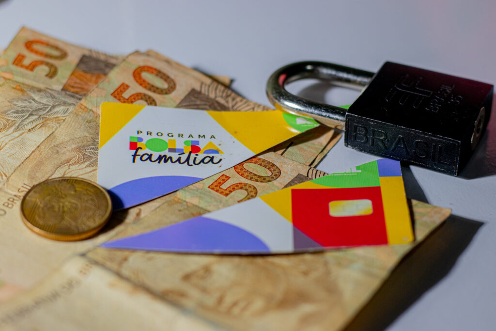 DESESPERO! Bolsa Família excluiu 1 milhão de beneficiários; e agora? Consulte sua situação