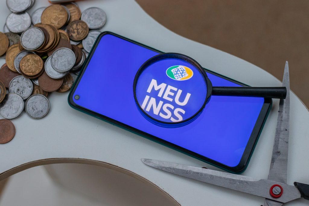 Trabalhadores Devem Ficar Atentos às Regras do INSS para Garantir a Aposentadoria