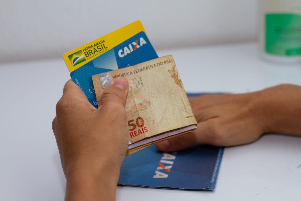 Conseguir emprego cancela automaticamente o Bolsa Família?