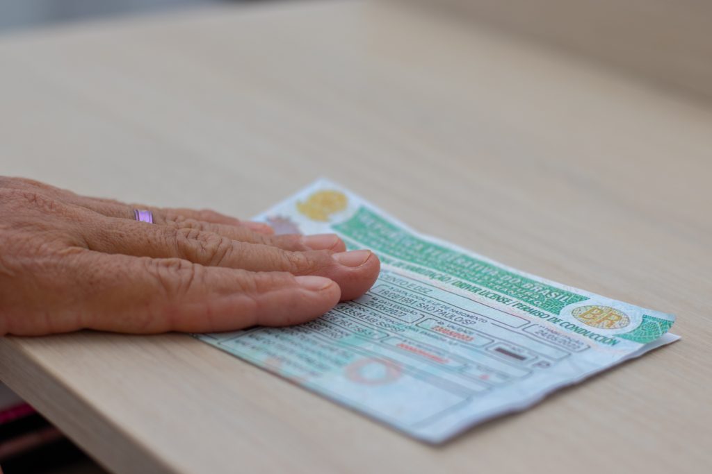 Isenção de Taxas para Renovação da CNH para Motoristas Acima de 60 Anos