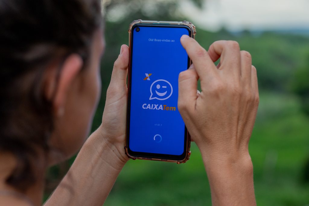 Falhas nos Aplicativos da Caixa: Impactos Durante o Pagamento do Saque-Aniversário