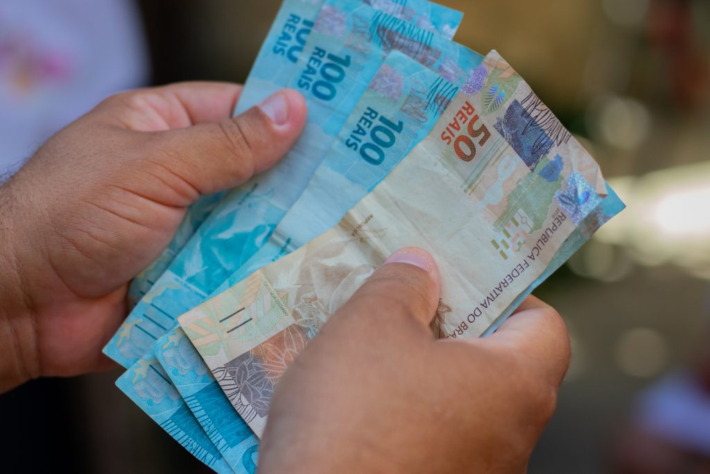 Caixa Introduz Crédito Consignado para Trabalhadores com Carteira Assinada