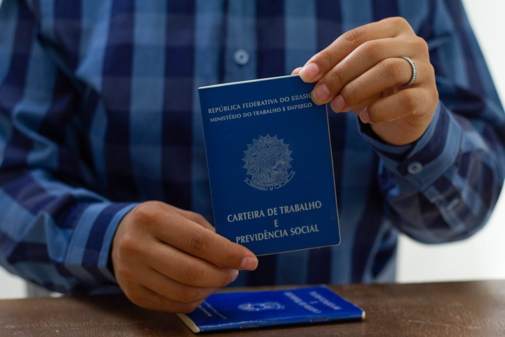 Trabalho 6x1 em Debate: Proposta de Deputada Ganha Apoio no Congresso